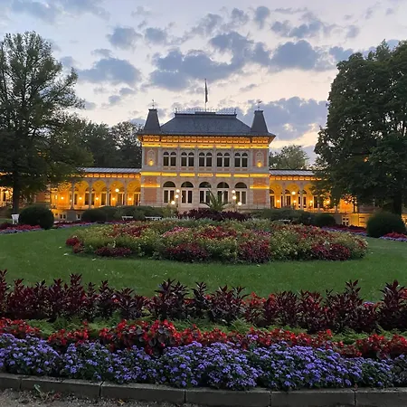Roland Ranft Direkt Am Kurpark Barrierearm 60qm Bad Elster